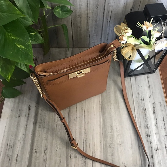 Michael Kors Hamilton Messenger Bag - Picture 3 of 7